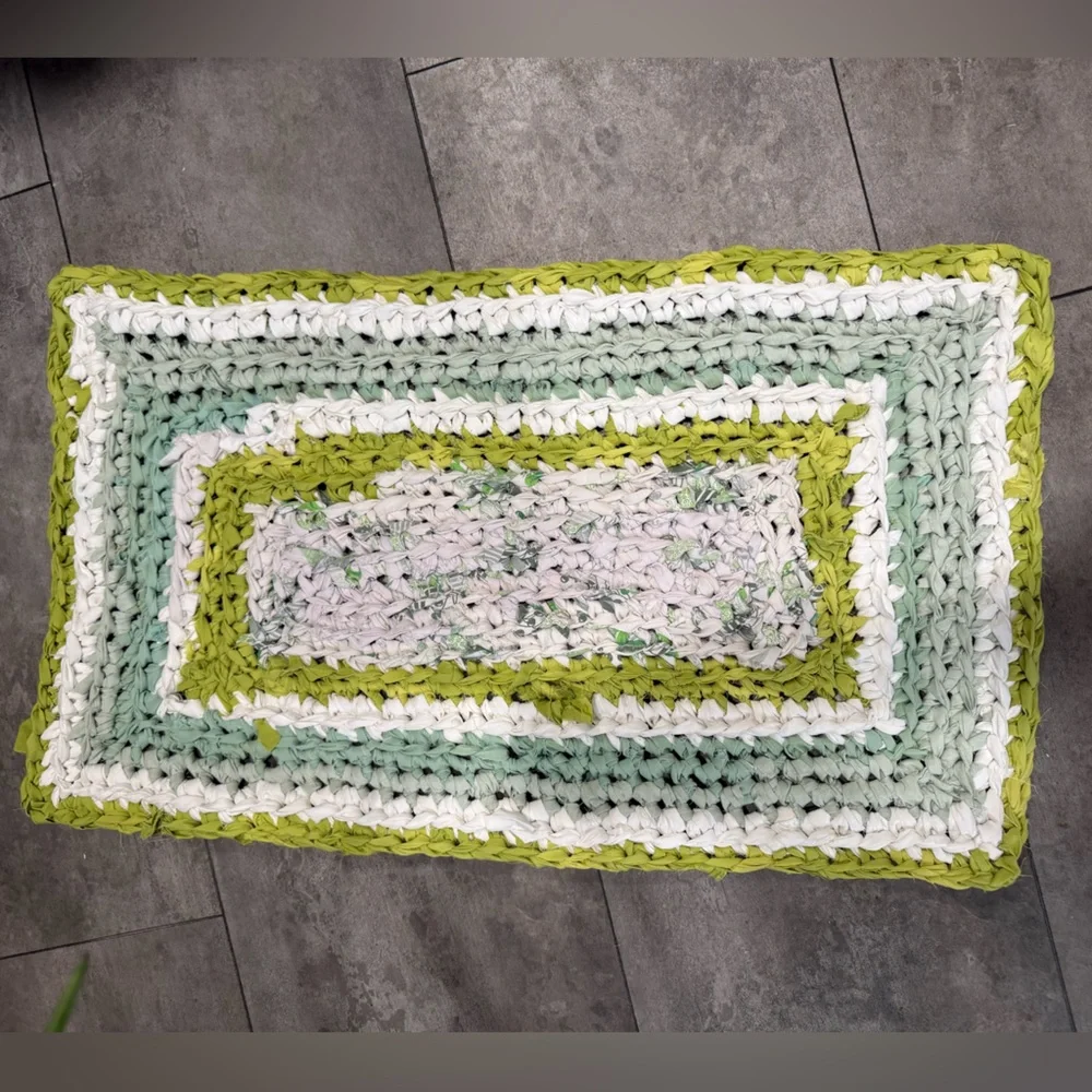 Handmade crocheted rag rug bathroom mat 18x29” rectangular